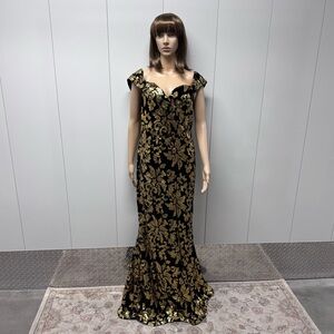 ❤️🔥MAGNIFICENT SEQUIN VELVET BROCADE GOWN